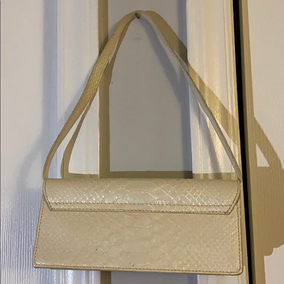 Cream snake skin small purse - Picture 2 of 4